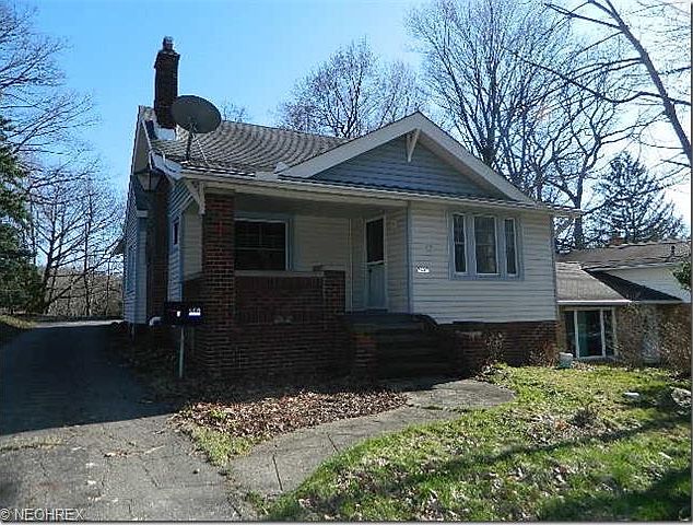 1st image of 2407 Grantwood Dr