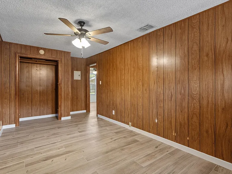 703 Huntingdon Pl — Photo 12