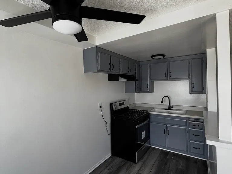 3620 S PACIFIC AVE — Photo 5