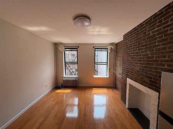 4th image of 40 Ludlow St APT 14