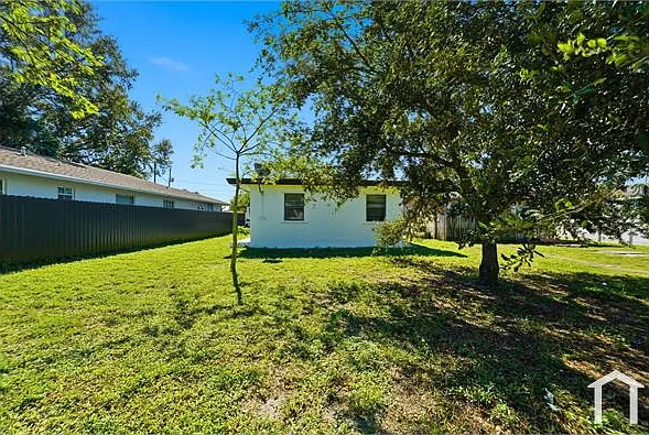 406 NW 7th Ct — Photo 10