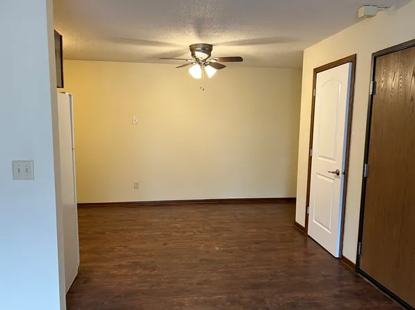 Hillcrest, 1119 1st Ave N #1, Sauk Rapids, MN 56379