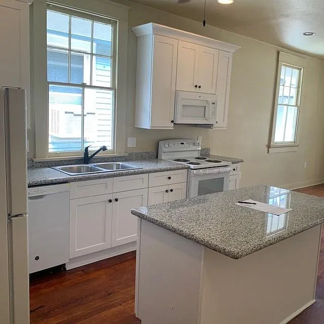 2 bed, 956 sqft, $1,600 — Photo 4