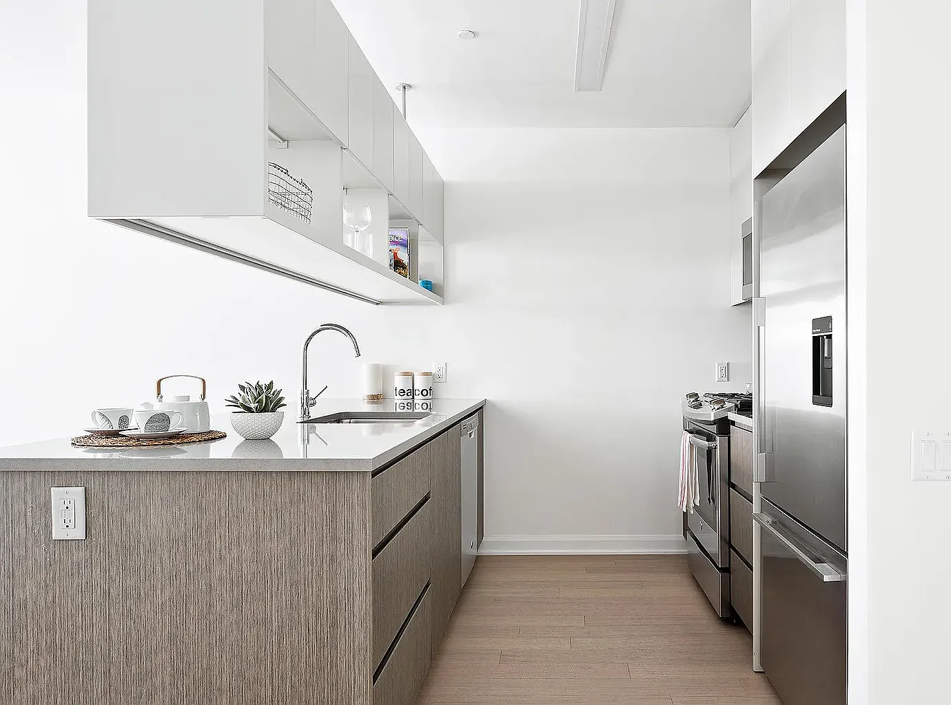 7 West 21st Street — Photo 4