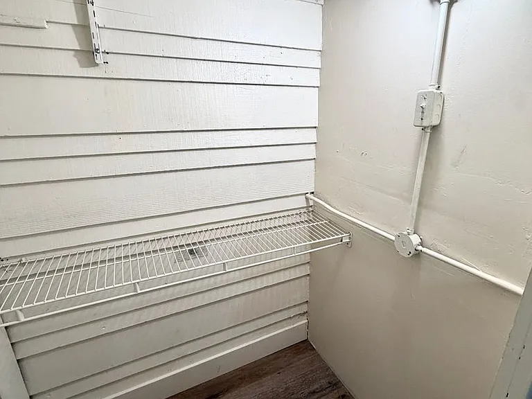 1273 N College Ave — Photo 14