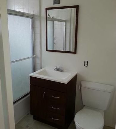 3rd image of 3773 S Barrington Ave APT 6