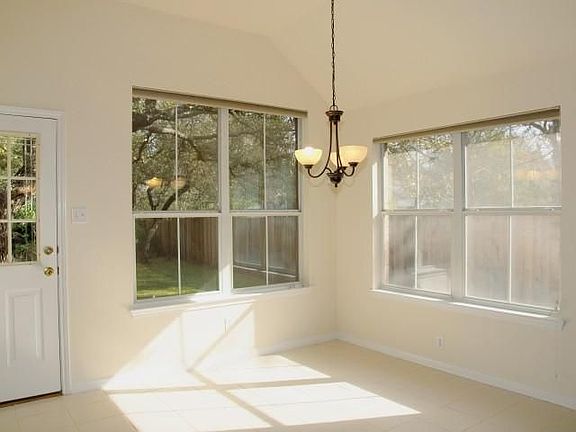4th image of 2206 Sharon Dr