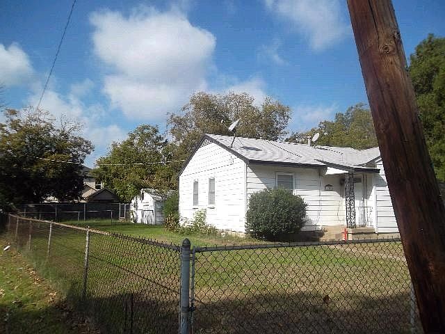 2nd image of 1702 Maple Ave