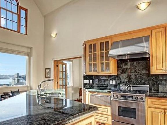 4th image of 2744 60th Ave SE #B