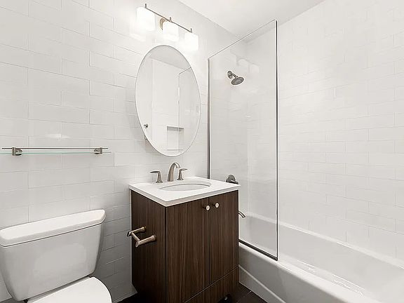 5th image of 160 E 38th St APT 30C