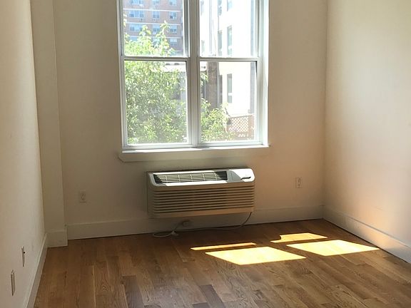 4th image of 36A Meserole St #3D