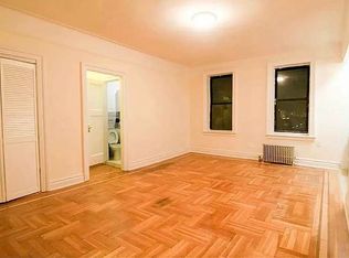 34-20 30th St #6A, Astoria, NY 11106