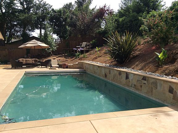 3rd image of 7492 Poplar Dr