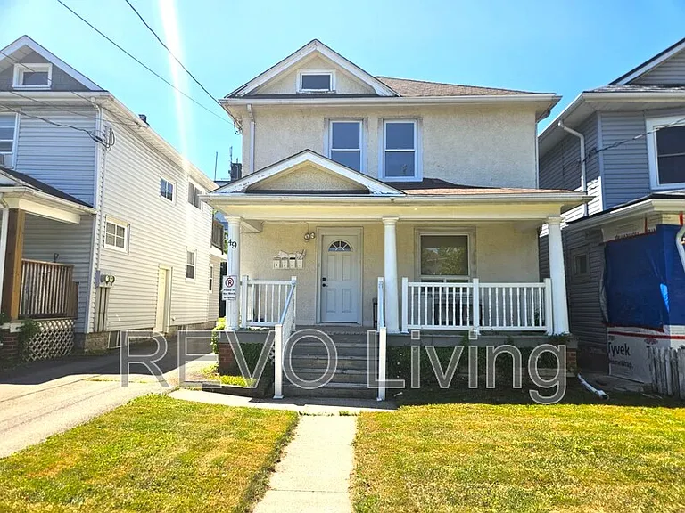 49 Berryman Ave #AVE4 — Photo 5