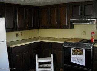 17 Arneytown Hornerstown Rd, Cream Ridge, NJ 08514