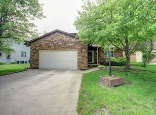 2403 Cherry Hills Dr, Champaign, IL