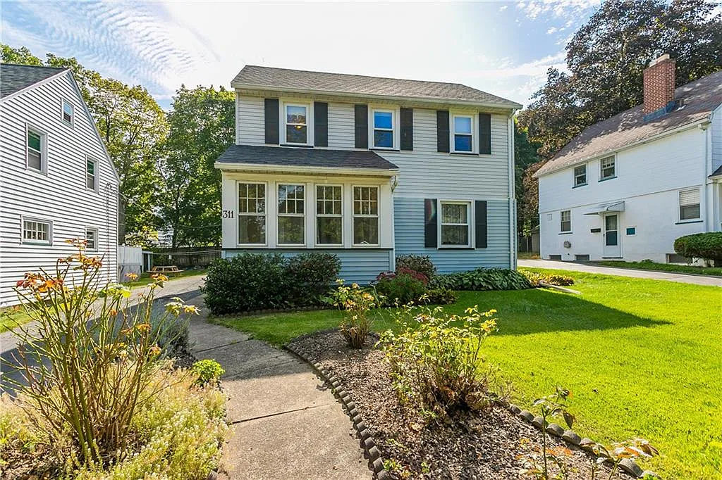 311 Malden St photo 1