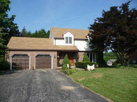 2nd image of 510 Ridgeway Dr