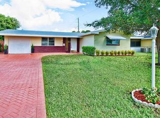 8551 NW 15th St, Pembroke Pines, FL 33024