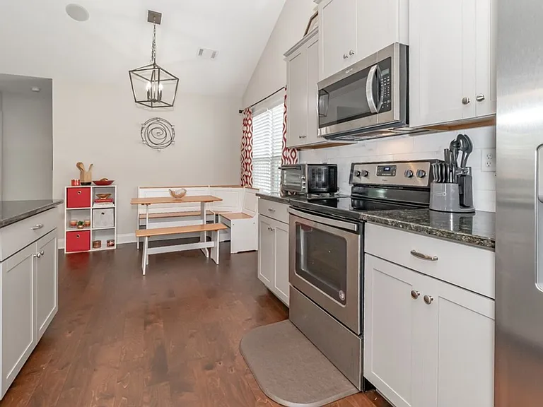 2112 Kinsale Ave — Photo 17