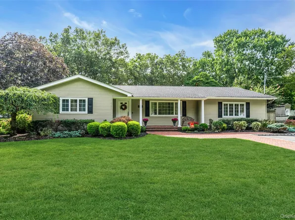 68 Churchill Lane, Smithtown, NY 11787