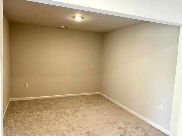 Loft . Can be used as Office space
