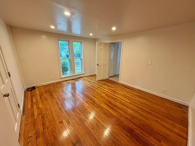 40 Central St — Photo 5