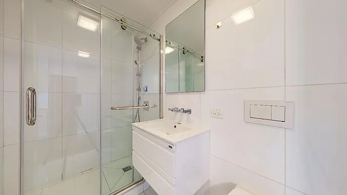 Rented by Bond New York | media 43