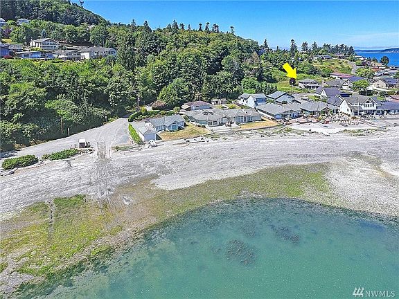 3rd image of 295 Shore Dr