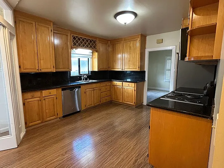 1250 Sally Street — Photo 3