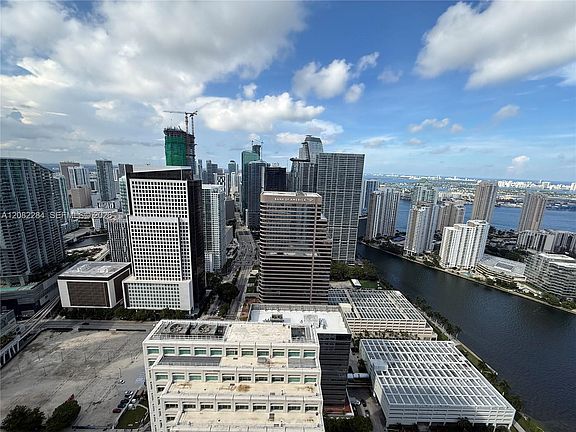 2nd image of 950 Brickell Bay Dr APT 5202