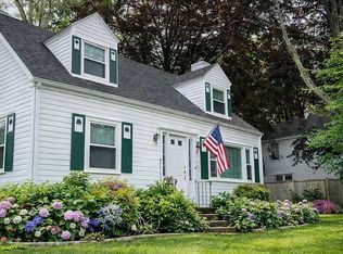 85 Memorial Blvd, Newport, RI 02840