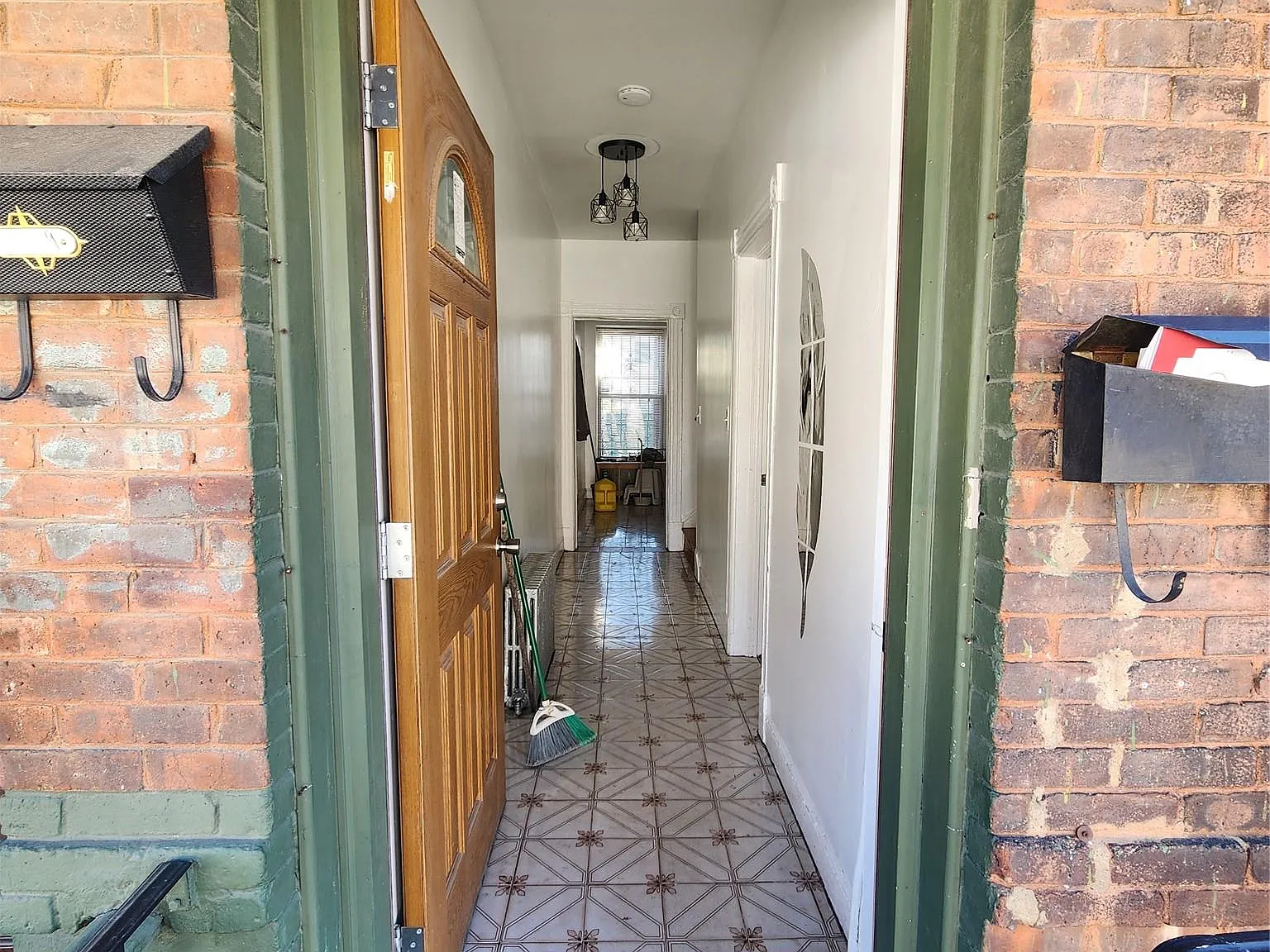 3 bed, 2.0 bath, 1136 sqft, $3,538 — Photo 4