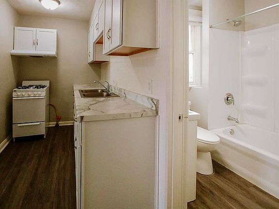 5th image of 2214 D St APT 4