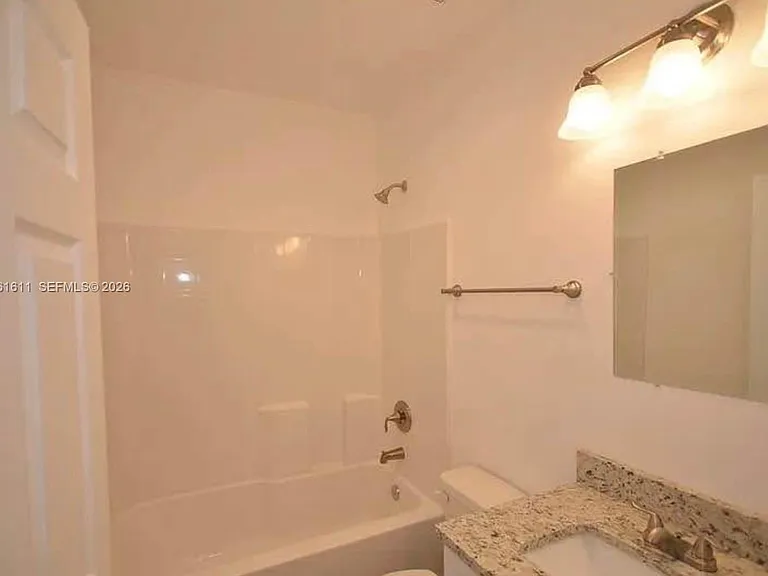 2221 Carver Ave — Photo 9