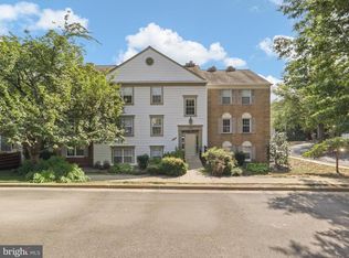 7753 New Providence Dr APT 79, Falls Church, VA 22042