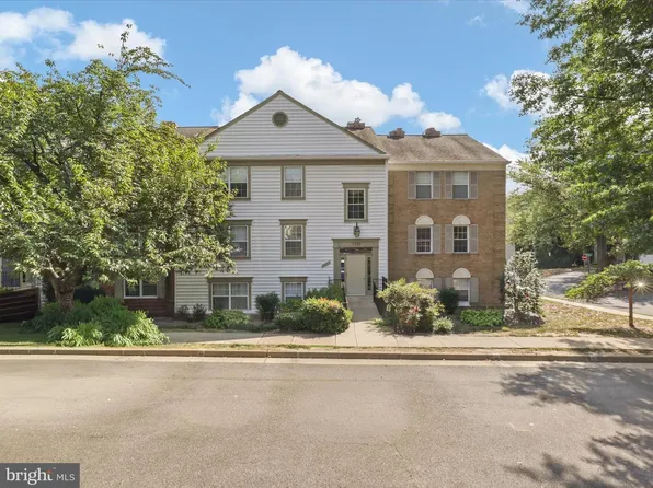 7753 New Providence Dr APT 79, Falls Church, VA 22042