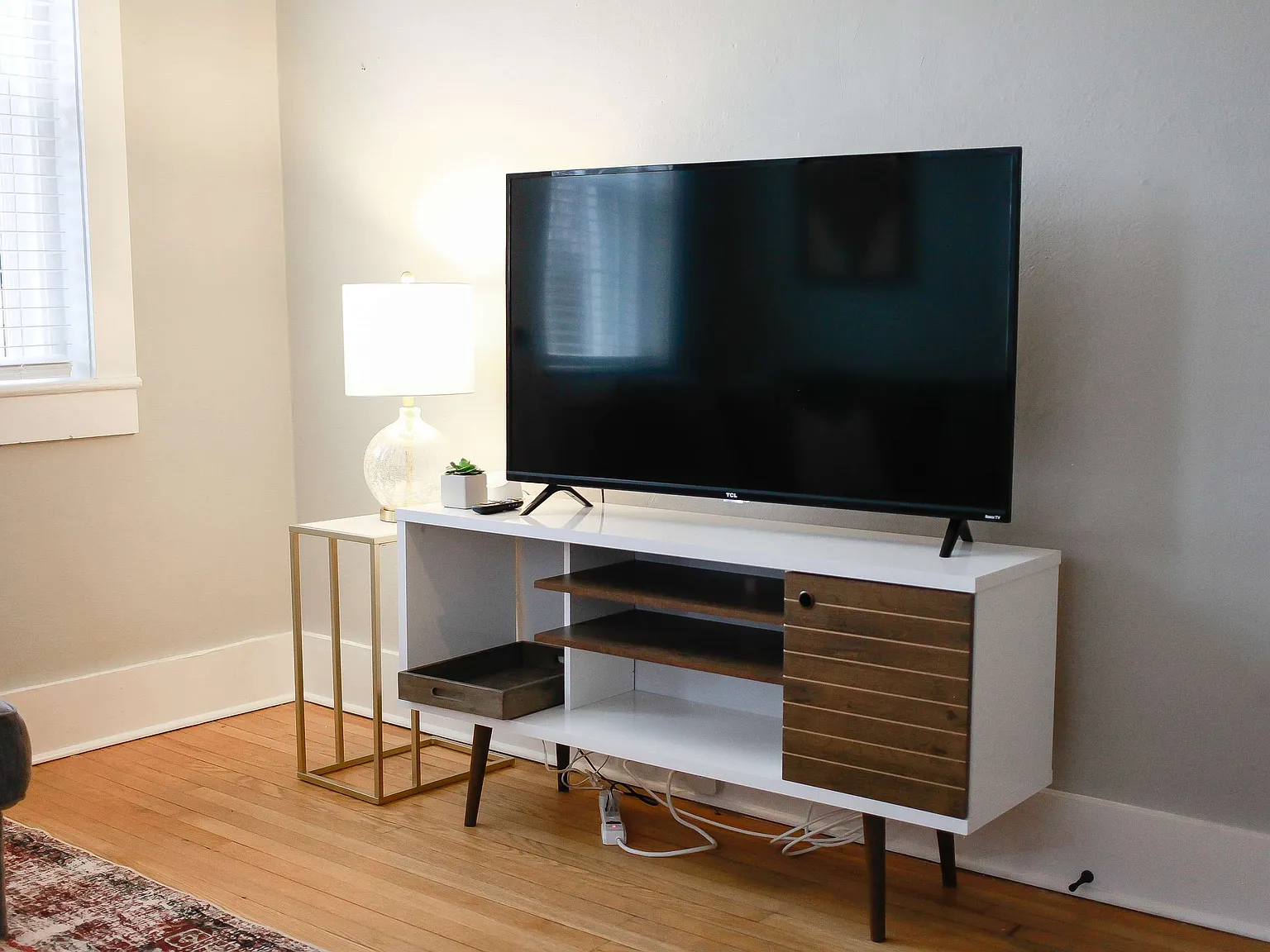 2 bed, 1000 sqft, $3,750 — Photo 3
