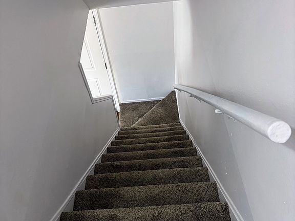 4th image of 759 Valerie Ln