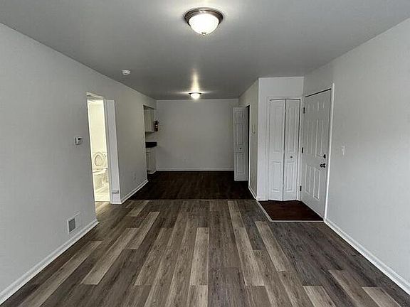 5th image of 723 Green Rd APT 227