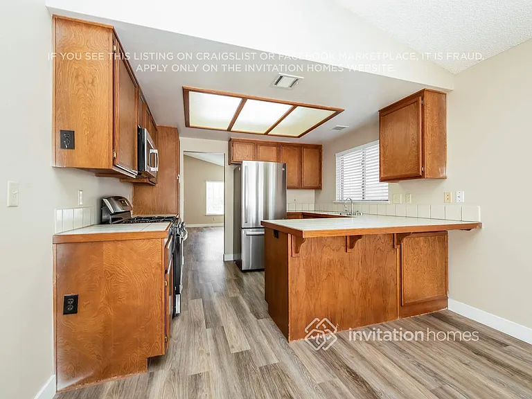 3213 Shoreheight St — Photo 6