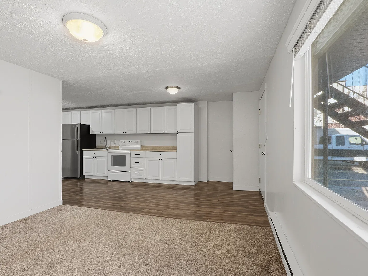 831 W Lennox St - 1 — Photo 3
