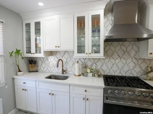 124 Ann Street, Valley Stream, NY 11580