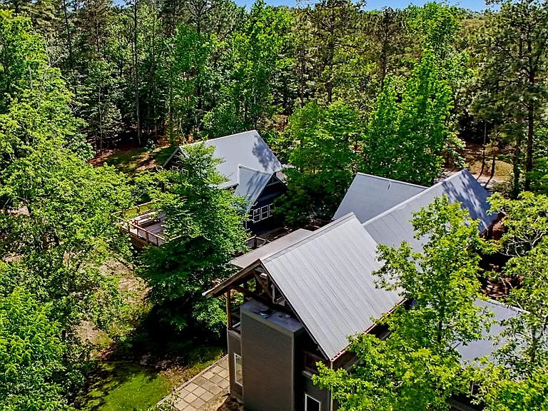 160 Delcrest Dr — Photo 37
