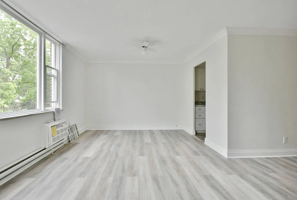 2 Grove Street East — Photo 3