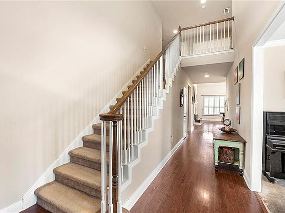 4th image of 428 Autumn Haven Cir
