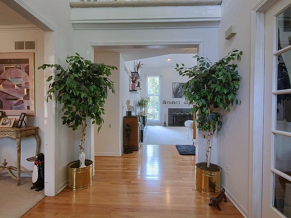 5th image of 40085 Woodside Dr S