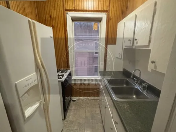 255 Fountain St APT 3, Fall River, MA 02721