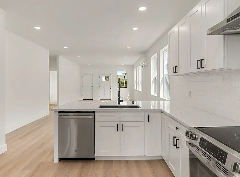 211 W Harriman St — Photo 4
