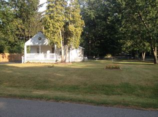 11791 Brewster St, Livonia, MI 48150
